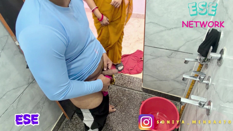 Sammy Sins: Bhabhi hat mich beim mit ihrem bh und höschen erwischt
