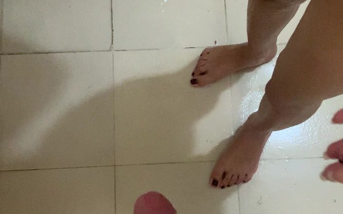Riya mickey: 当她在教室里教学时，老师无法控制她饥渴的心态