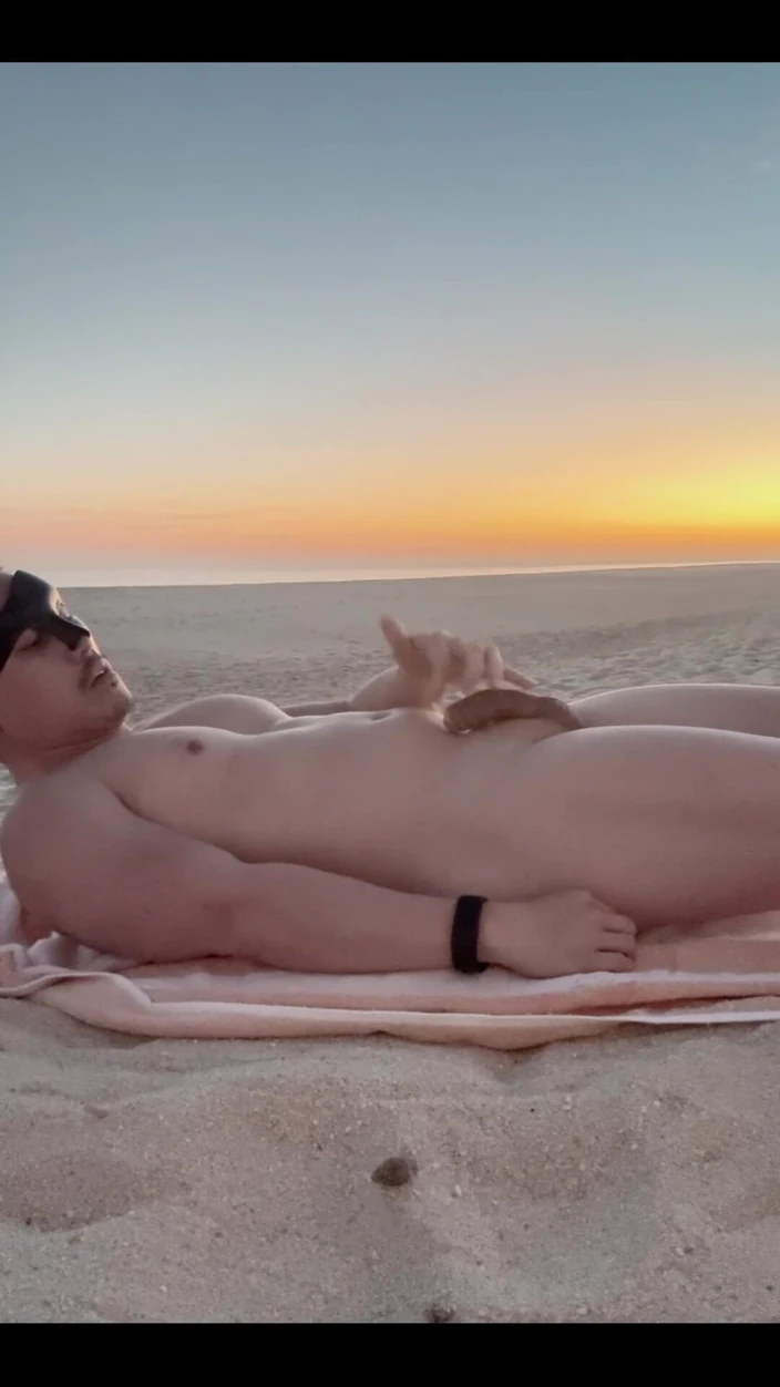 Barenakedboy porn video – Have Fun by the Sunset
