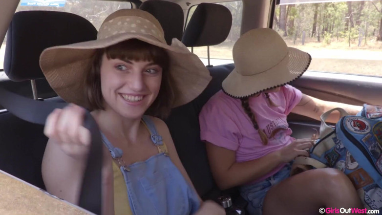 Girls Out West: สาวขนดกน่ารักโดนเลียหีระหว่างออรักีเลสเบี้ยนในป่าออสเตรเลีย