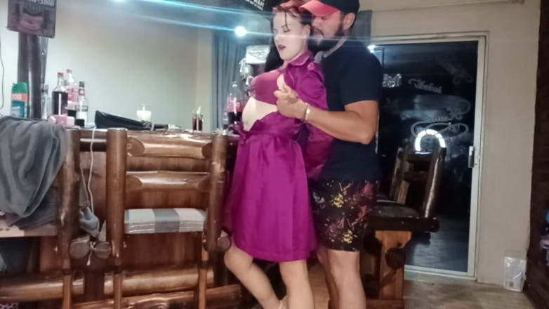 Prettypoison: Ayah tiri ngentot memek sempitku yang masih 19 tahun