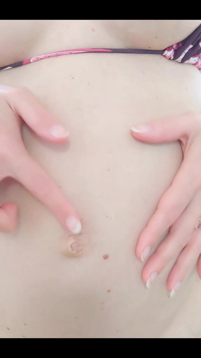 Lilux69: 관장 후 젖은 팬티