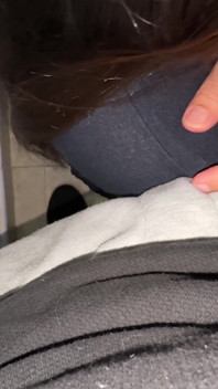 Er Zeigt Dem Mädchen Mit Dickem Arsch Seinen Penis Und Sie Haben Sex.
