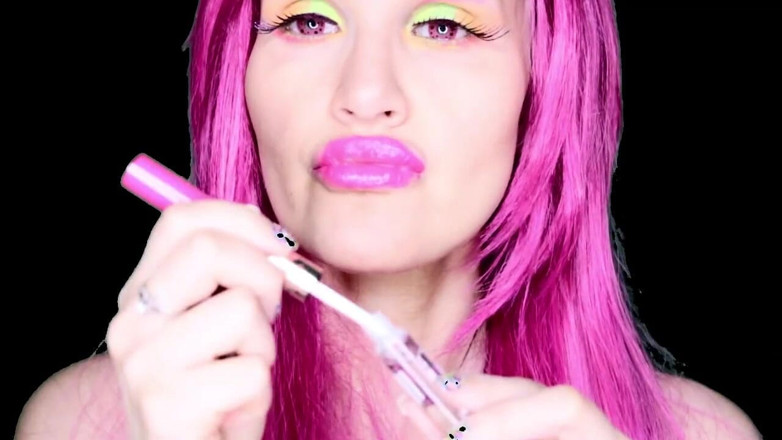 Lady Mesmeratrix Official: Trapped inside my lipstick