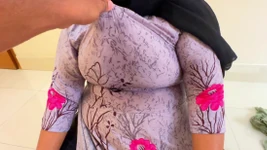 Inaspettato sesso porco con la bellezza araba culo grosso e tette enormi cameriera mentre pulisce - cum Unlimited