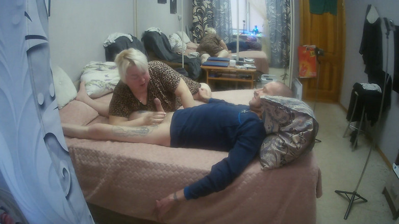 Zona901: Moje macecha přerušila moji ruční práci, dala mi hluboké kouření...