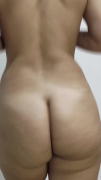 Bubble Butt Latina Teen Jumps Around Naked