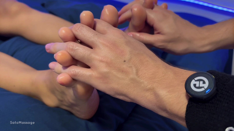 Sato Massage: Dari pijat pelan sampai crot di kaki yang intim