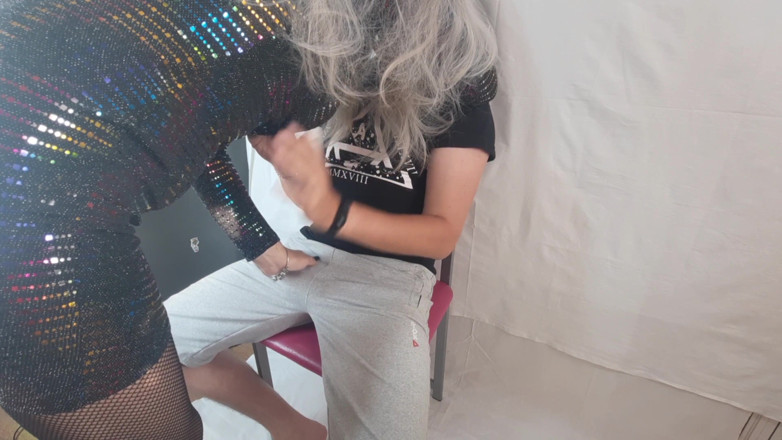 Viktoria_sekret: สาวผมทองร้อนขย่มควยแล้วแตกใน