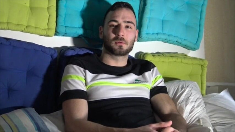 Gaybareback: Sexy twink follada a pelo por Delta Kobra