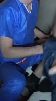 En iyi arkadaşı tarafından korunmasız sikiliyor