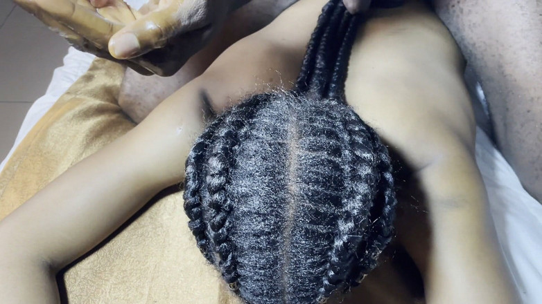 African Beauties: Haarfetisj voor zwarte tiener die sperma krijgt