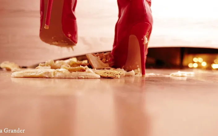 Arya Grander: Banana splosh video lesbian fun food squeeze