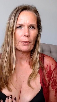 Iată videoclipul tău săptămânal - mama vitregă curvă perversă îți spune cât de mult de o curvă este și cum îi place muia