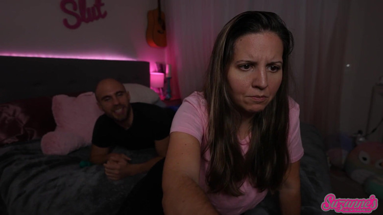 Suzanne's Sex Tapes: Pasangan amatir ngentot di webcam