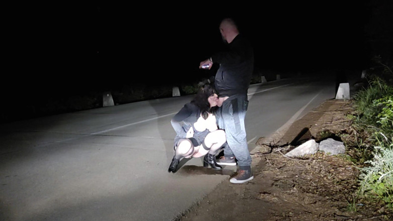 Toilet Mommy: Cette Vieille Salope Adore Se Faire Prendre Sur La Route