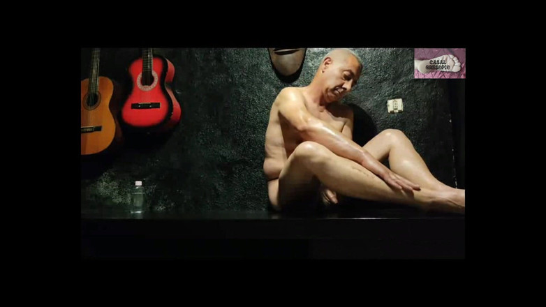 Casal Gresopio Male: Tuga 男性在腿上抹油