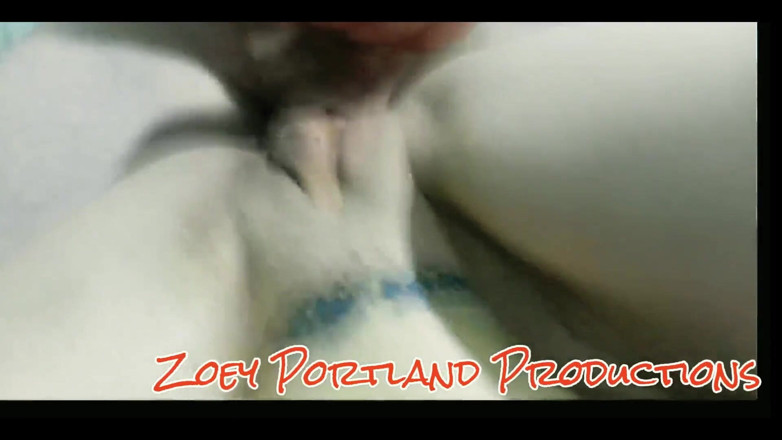 Zoey Portland: Zoey Portland membuktikan dia bukan MILF lesbian panas tetapi ibu...