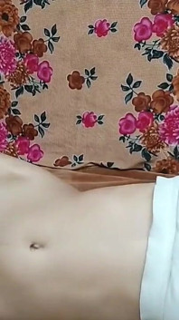 Awek desi kampung pertama kali berkongkek pepek ketat dengan teman lelaki di rumah