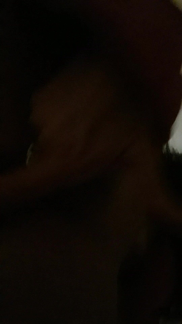 WEBREGINETTA2023: Відео, що бризкає об вікно