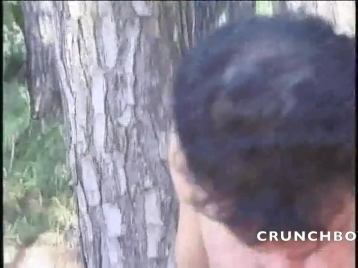 Shemale videos: Madura negra transsexual fodida por hetero ao ar livre
