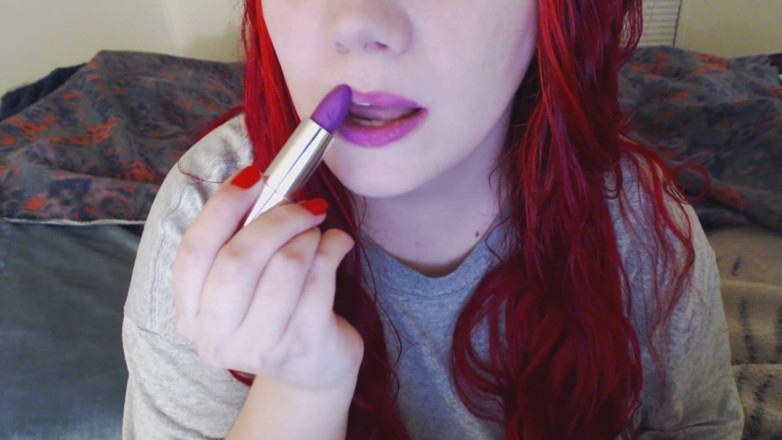 Scarlet Vixen: 口紅と口のフェティッシュ、紫の唇