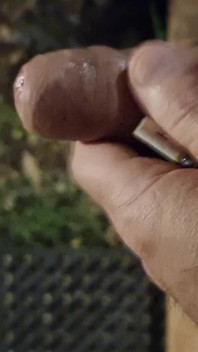 Nice Handjob in the Garden and Lots of Cum