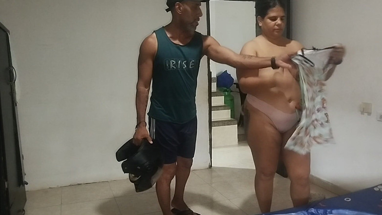 Adribella69: Лучший друг моего мужа жестко трахает меня мою сочную киску я кричу от удовольствия, и я оставляю все его горячее молоко внутри меня