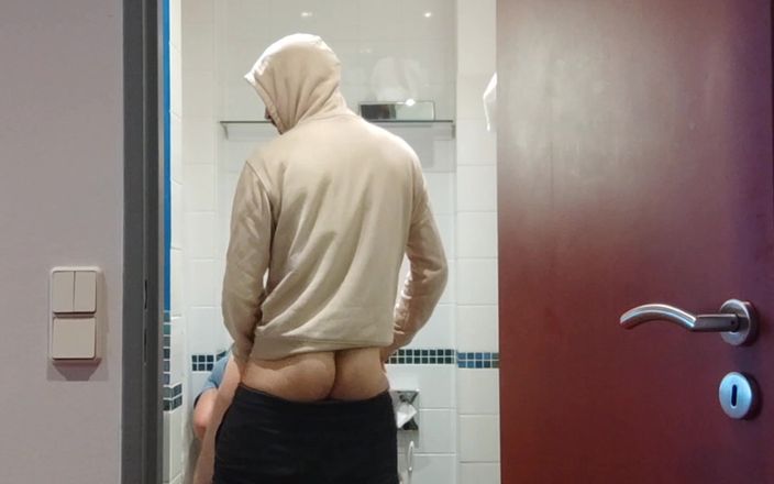 Dexterxxlfun: Paul follame top secret Papi tiene una gran polla Bareback...