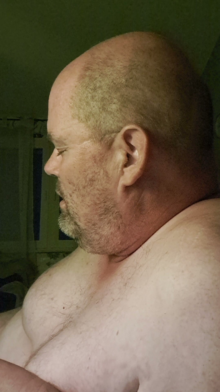 Fickspecht: New Stretching Exercise for the Slut Saturday Morning