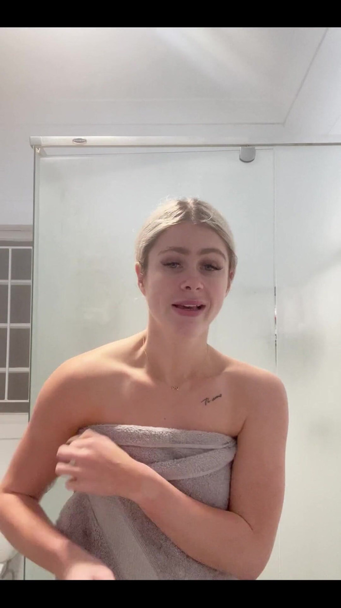 aus_queen: Vieni unisciti a me nella doccia