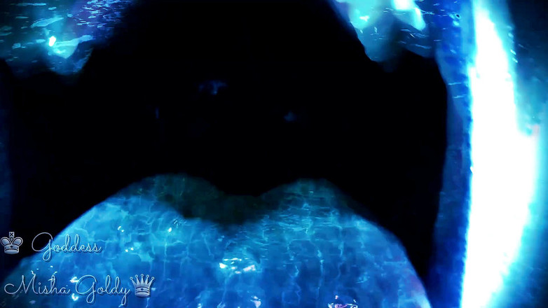 Goddess Misha Goldy: Wrede sirene zal je schrikken en levend slikken (speciale effecten toegevoegd)