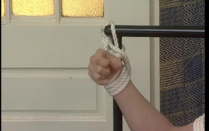 YOUR FIRST PORN: Befreie Mich - Bondage - Silke