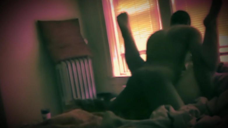 Evilseed Entertainment: 3-й месяц беременности скачет на члене