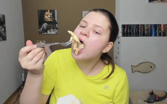 Tina Angel: Fat Fetish - Eating Pasta and Swig Soda