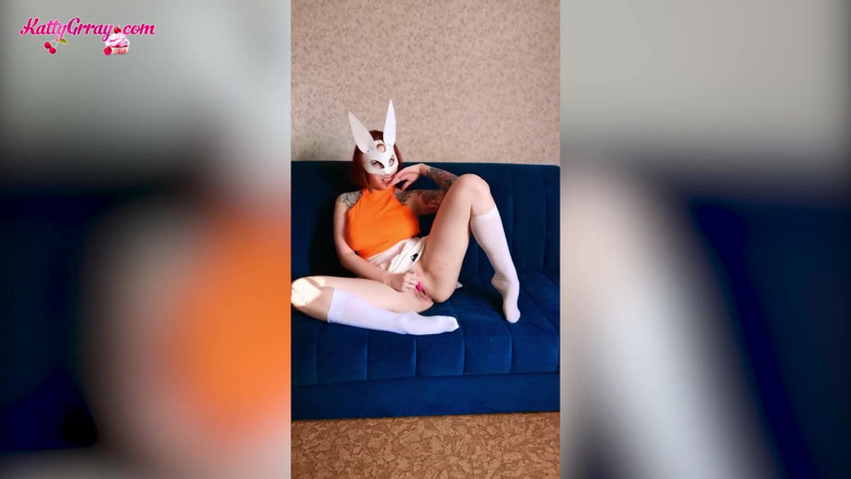 Katty Grray: Kelinci yang sangat seksi membelai dirinya sendiri dan membawa hingga...