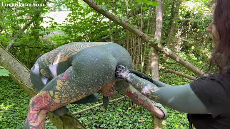 Mistress Lunatika: 숲의 페깅과 피스팅 _mistress Lunatika