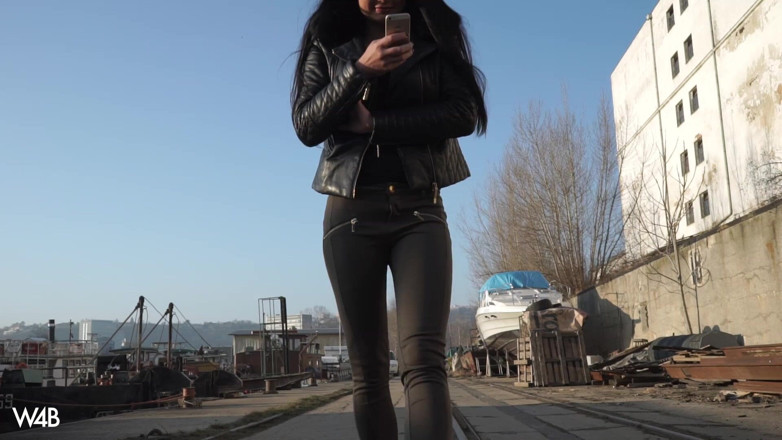 Watch4beauty: Lucy balla