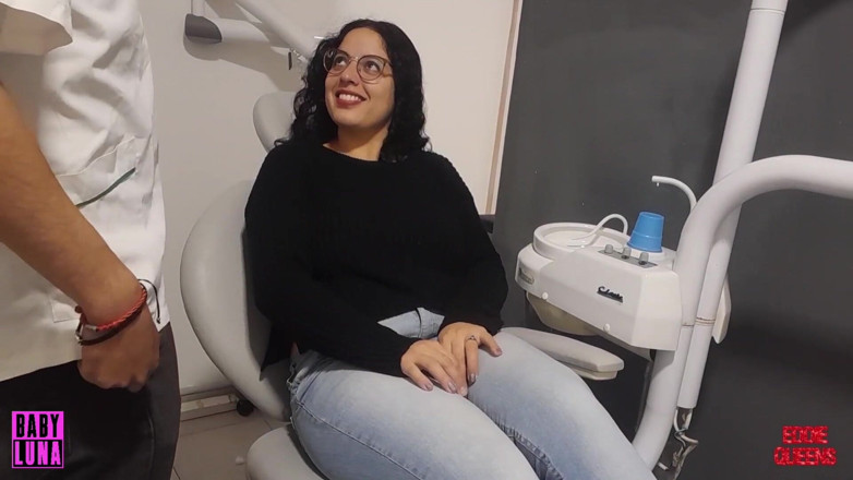Eddie Queens: Mi hermanastro es dentista me da su deliciosa piruleta de...