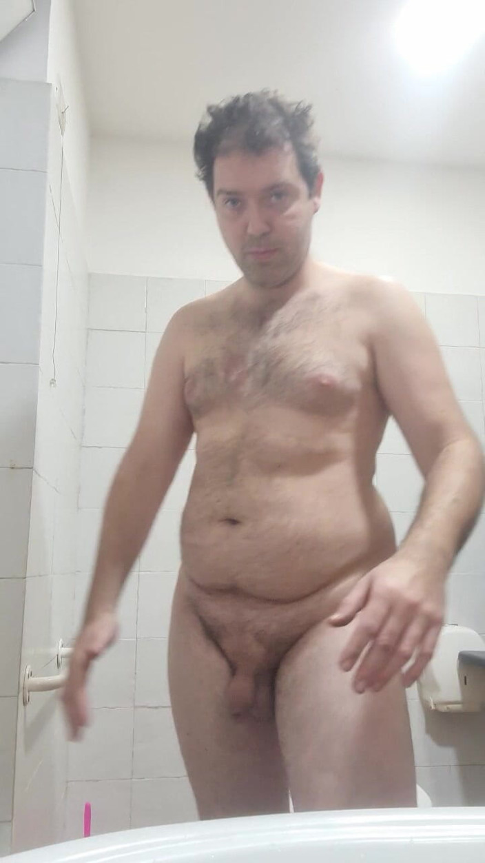 Mirko2589: Eu estou nua no banheiro