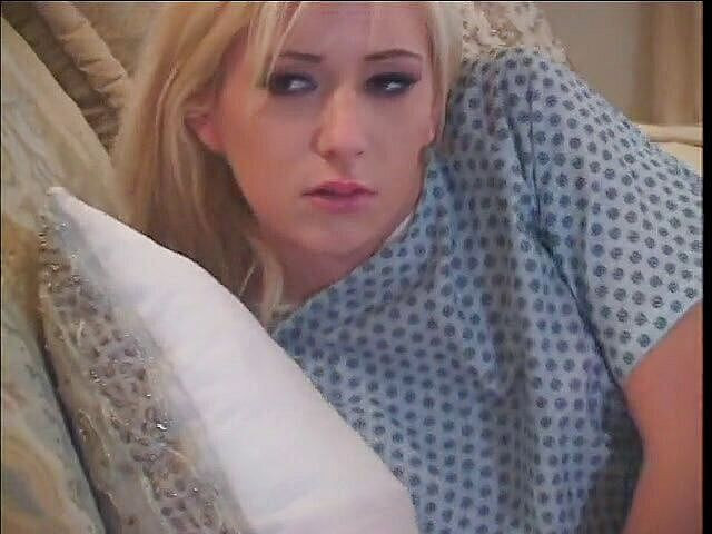 Hardcore Babes: 宝贝的嘴里充满了他的精液