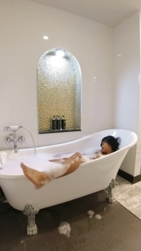 Horny Bath Time in a Luxury Room