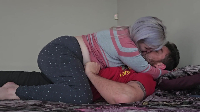 HornyPussy2018: Les gens qui font l’amour passionnément, cette femme adore être au-dessus...