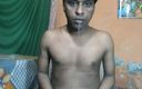 Indian desi boy: 자지를 뱉고 침을 뱉는 인도 소년