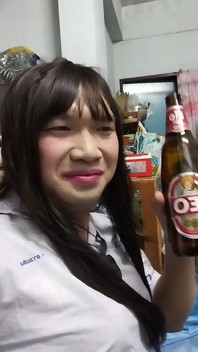 Estudiante Ladyboy y su hombre