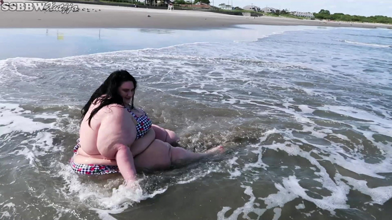 Xutjja: Offentligt fet på stranden