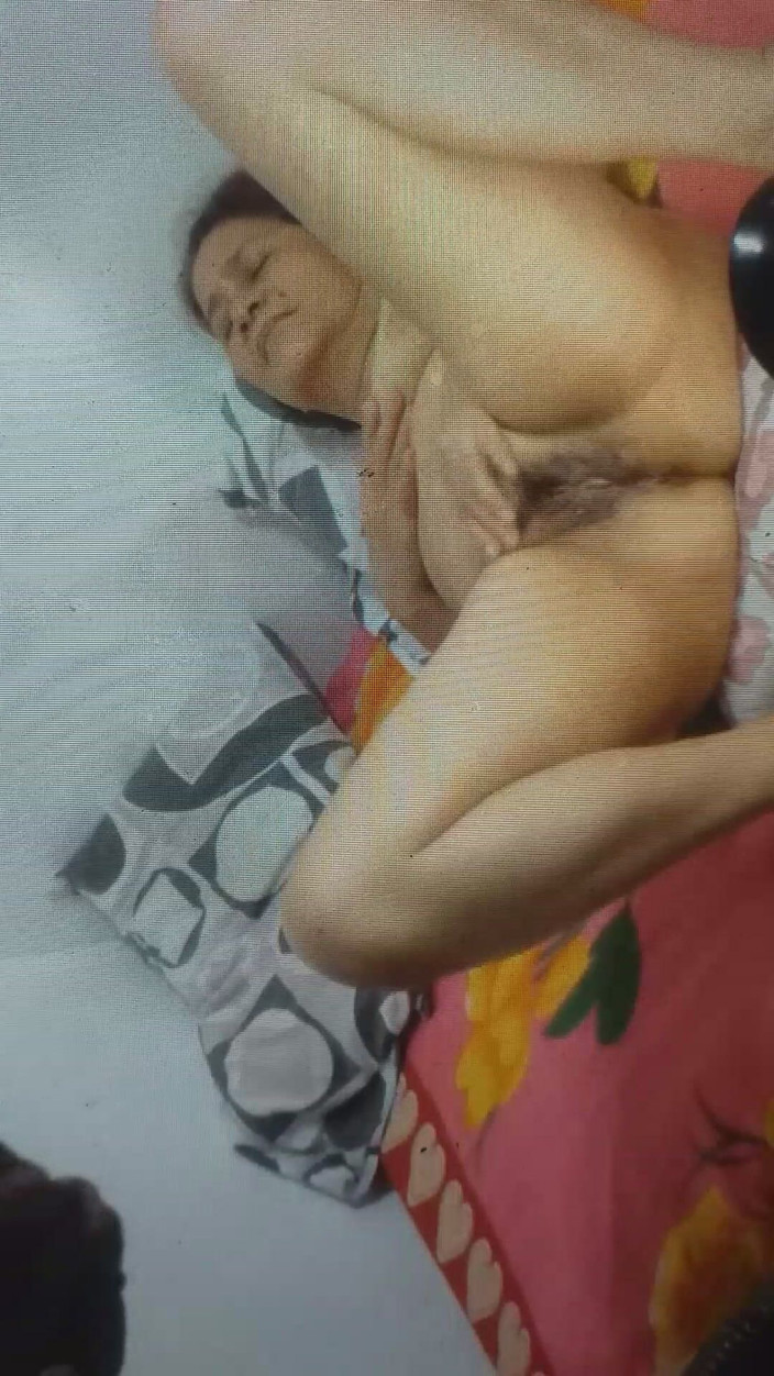 Ador66: 彼女はいつも自分の膣をこんなに美味しく、ジューシーにしていて後悔しない