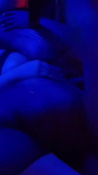 Romantický pomalý sex se nakonec ukázal jako hardcore drsný sex