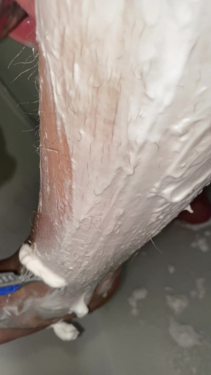 Cuteblonde666: Afeitado de piernas peludas de cerca