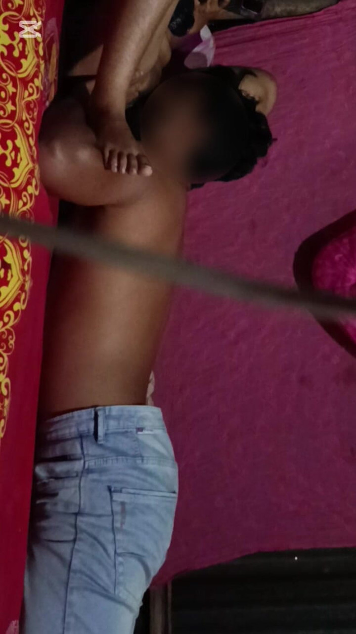 Viral: Ich habe die muschi meiner ehefrau gelutscht. Meine frau ist...